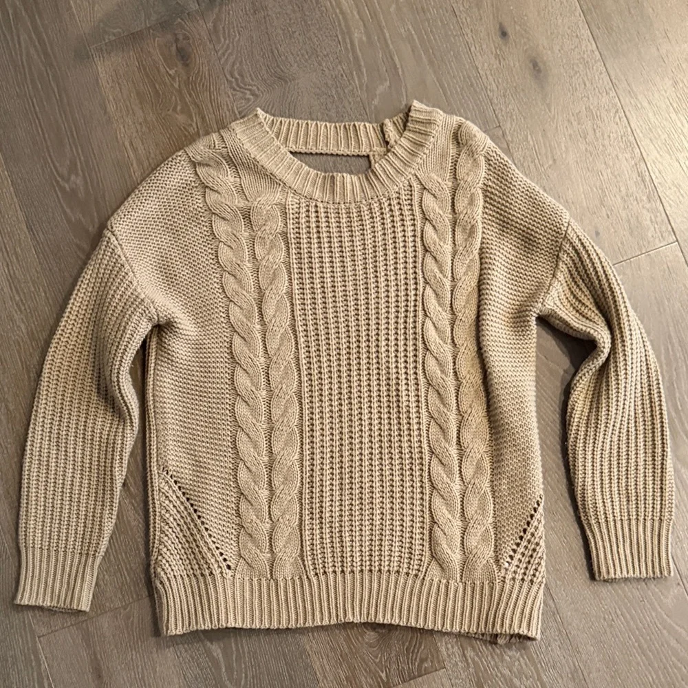 Women’s No Boundaries knitted sweater. Size: Large (11-13) Gently Used. - Picture 1 of 2